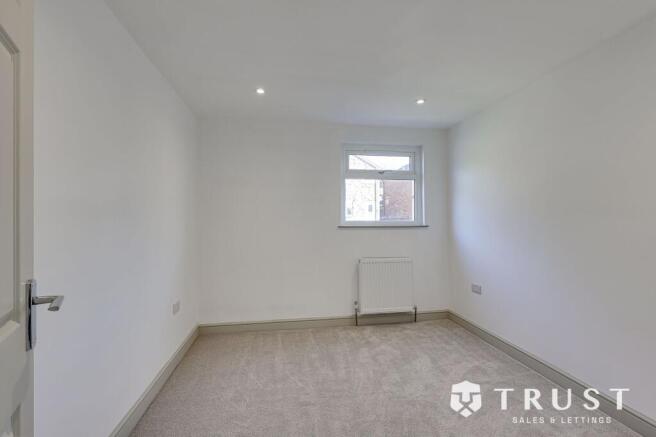 5 bed Semi-Detached for sale Image 10