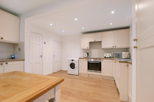 4 bed Semi-Detached for sale Image 7