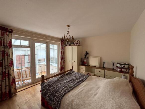 2 bed Semi-Detached Bungalow for sale Image 4