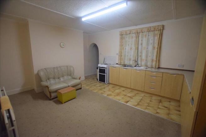 KITCHEN / DINING ROOM