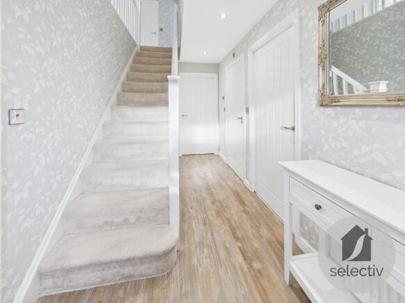 5 bed Detached for sale Image 12