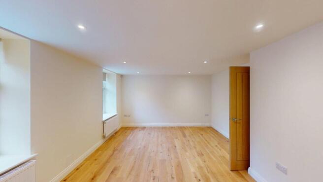 3 bed House to rent Image 10