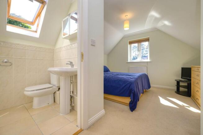 Photo 12