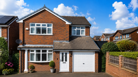 Lincoln Close, Ashton-under-Lyne, OL6 8BS