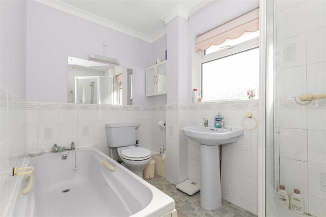Bathroom.jpg