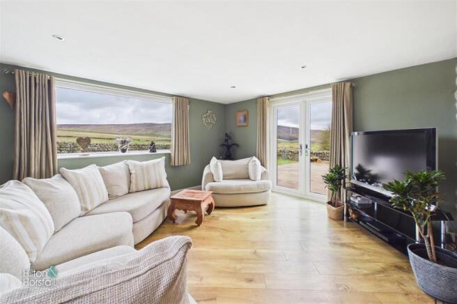 4 bed Semi-Detached for sale Image 9