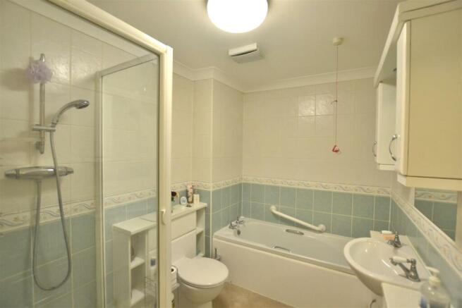 Bathroom.JPG