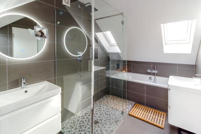 En-suite Bathroom
