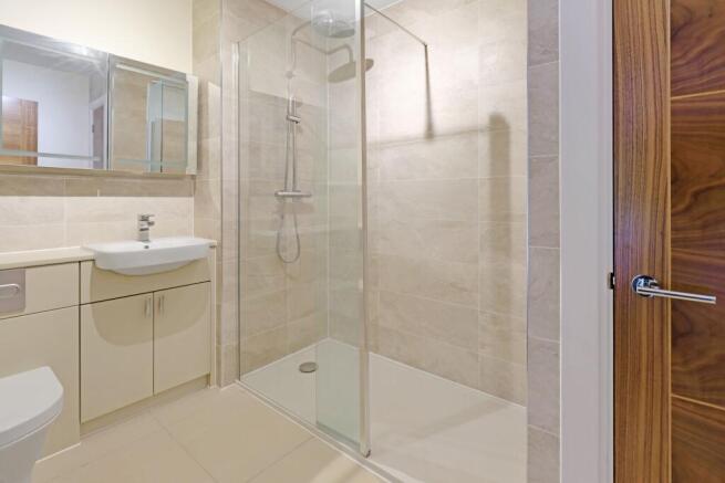 2 bed Retirement Property to rent Image 9