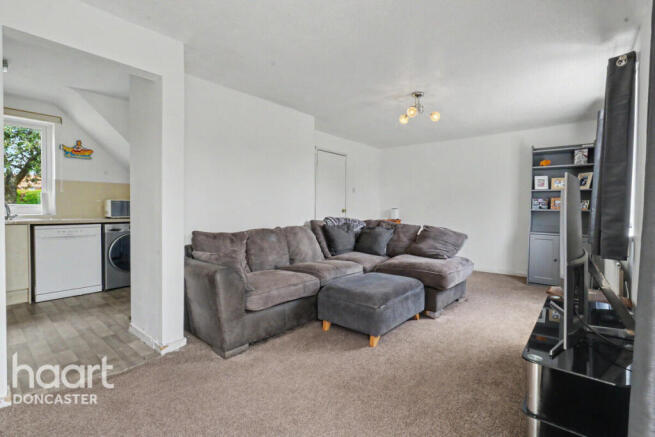 3 bed Semi-Detached for sale Image 9