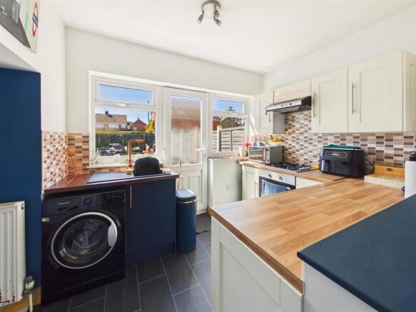 2 bed Terraced for sale Image 5