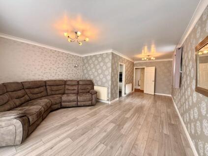 Davenham Close, Plymouth Detached desirable bungalow in sought after Cul De Sac