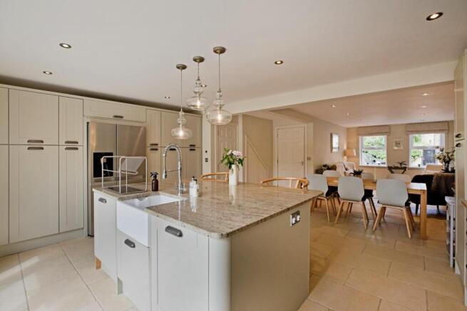 4 bed Terraced for sale Image 5