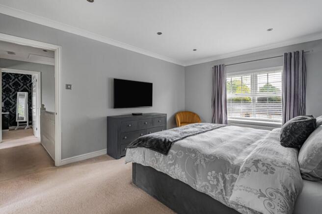 Lammas Close, Staines-upon-Thames, Surrey, TW18 photo 4
