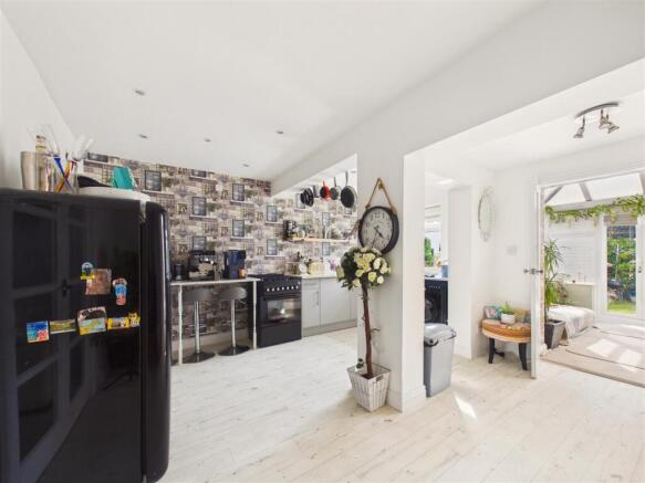 2 bed Semi-Detached for sale Image 7