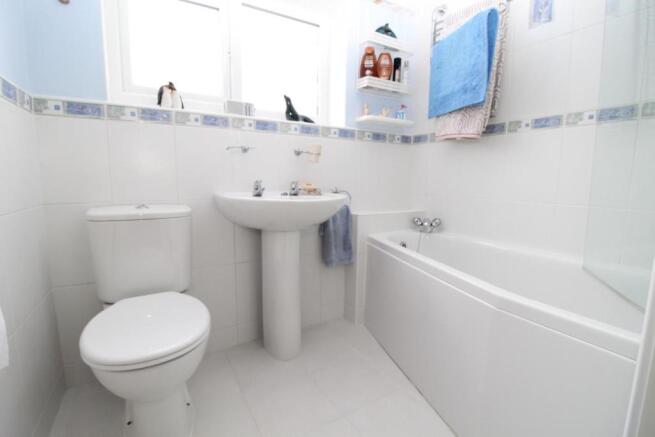 BATHROOM/ W.C.