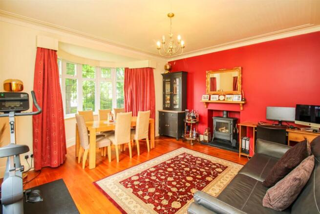 4 bed Detached for sale Image 8