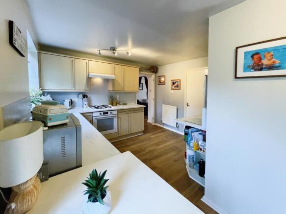 Breakfast/kitchen