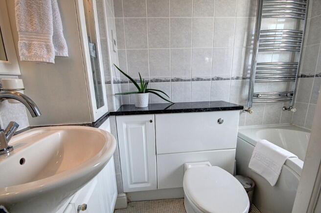 3 bed Semi-Detached for sale Image 8