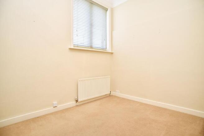 3 bed Flat for sale Image 9