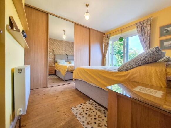 2 bed Semi-Detached Bungalow for sale Image 8
