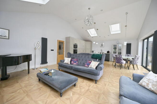 2 bed Detached Bungalow for sale Image 6