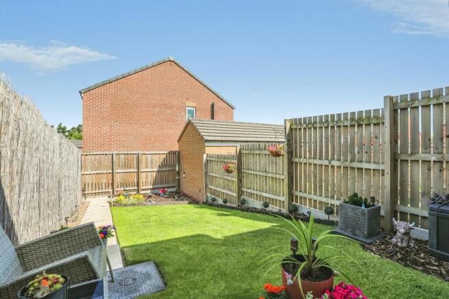 2 bed Town House for sale Image 4