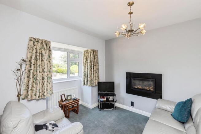 1 bed Detached Bungalow for sale Image 4