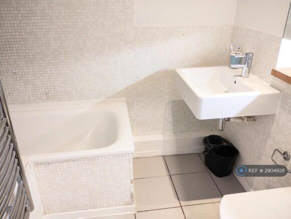 2 bed Flat to rent Image 4