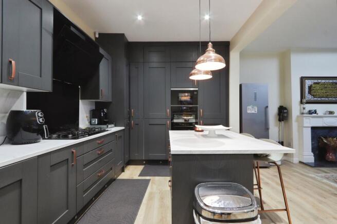 4 bed Terraced for sale Image 7