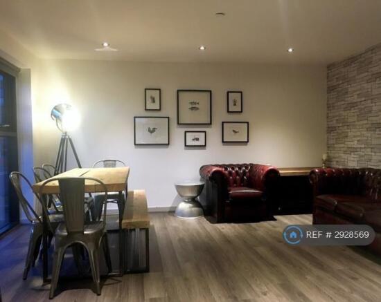 4 bed Terraced to rent Image 5