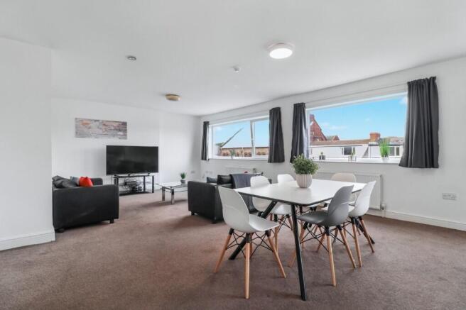 6 bed House of Multiple Occupation for sale Image 8