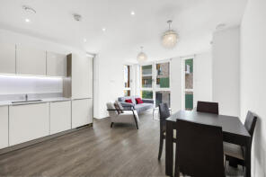 Flat 2, 5 Garda House, Cable Walk, London SE10 0TN