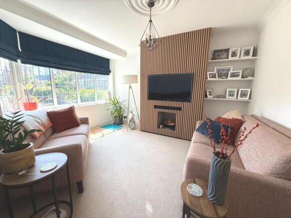 3 bed Semi-Detached for sale Image 3