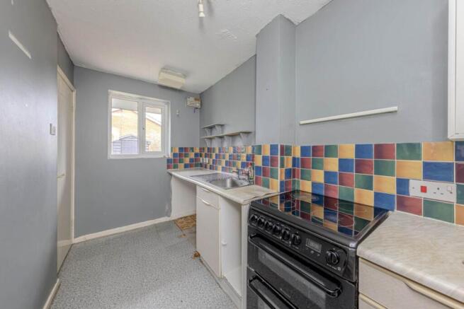 Winterside Close, Newcastle, ST5 photo 4