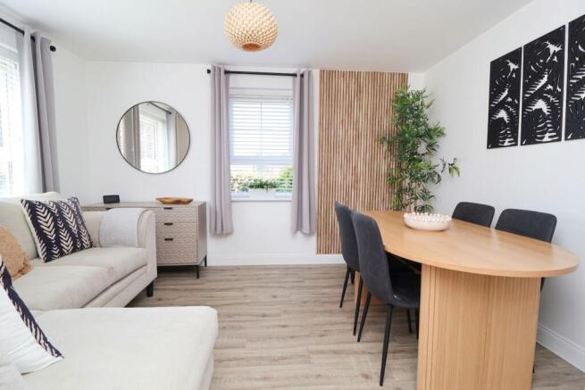 4 bed Semi-Detached for sale Image 6