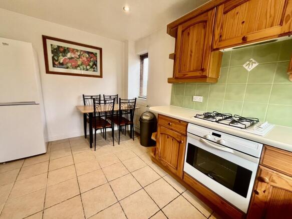 2 bed House to rent Image 4