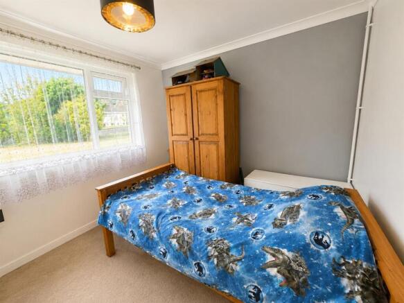 2 bed Semi-Detached Bungalow for sale Image 7