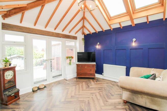4 bed Detached for sale Image 5