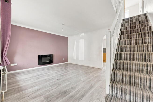 3 bed Semi-Detached for sale Image 4