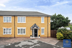 3, Ivaro Close, Romford RM5 3FF