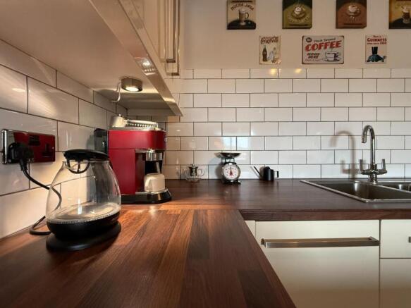 2 bed Apartment for sale Image 8