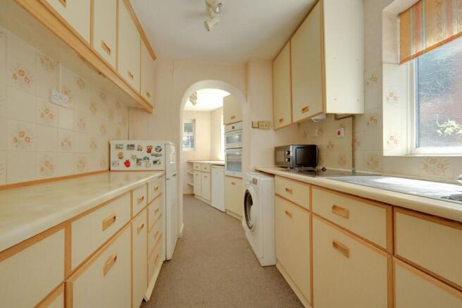 Wingle Tye Road, Burgess Hill, RH15 photo 4