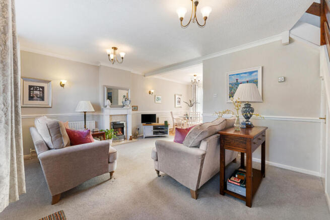 8 Sweetbriar Close-14.jpg