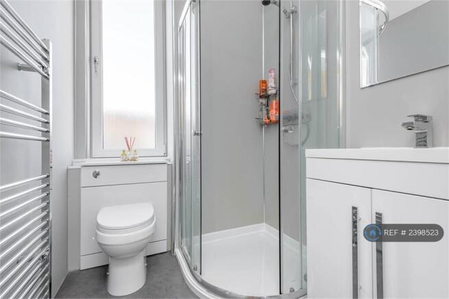 Bath With Shower