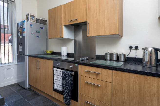 4 bed Flat for sale Image 8