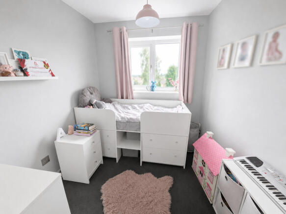 4 bed Semi-Detached for sale Image 8