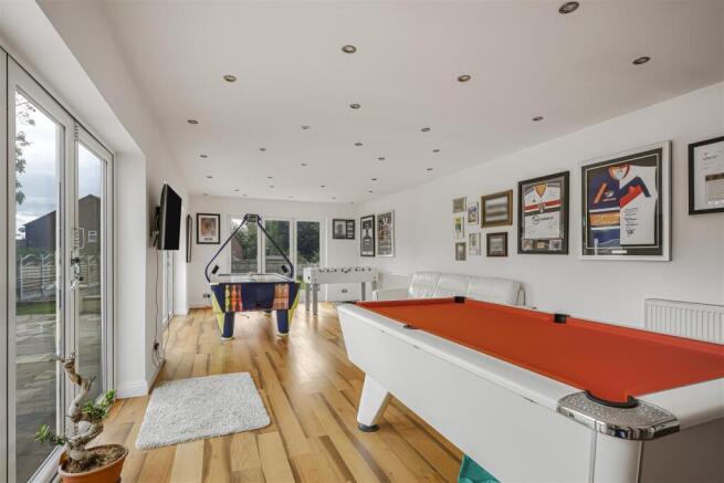 GAMES ROOM