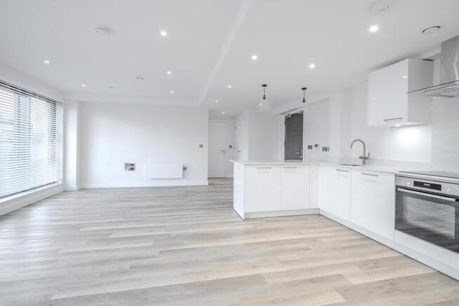 2 bed Flat to rent Image 5