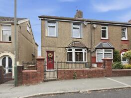 10, Brynhoward Terrace, Blackwood NP12 0LE